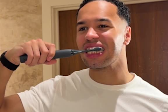 create tech spokesperson product review ugc video ads for your brand and tiktok