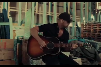 sing modern country rock vocals with raspy male voice