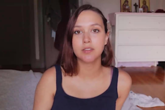 female spokesperson video presenter testimonial video