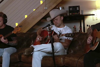 be your bilingual nashville singer for country latino and spanglish songs