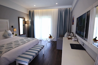 create luxury lifestyle traveling videos for youtube cash cow to boost revenue