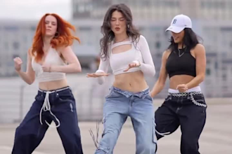 do tiktok dance, twerk dance, group dance, choreography