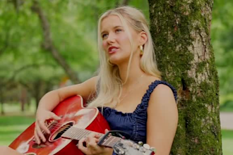 sing country pop song country music female pop singer and female vocalist