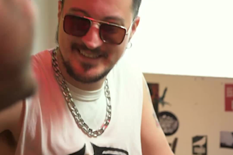 sing any song in spanish or portugues