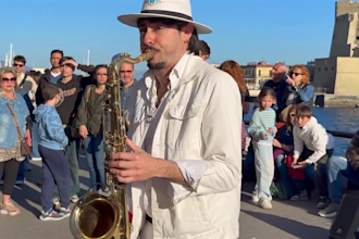 add romantic and smooth saxophone sounds to your track
