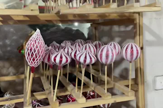 source and customize christmas decorations and products from yiwu china