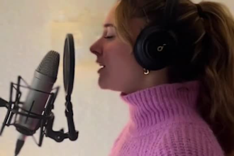 sing female rock singer female singer songwriter vocalist