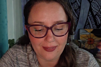 te doy una sesión de tarot uno a uno por zoom