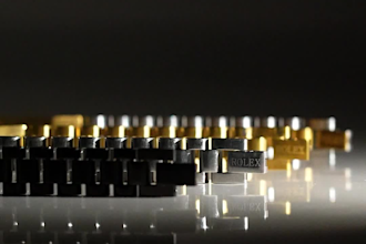 photograph jewelry, watches, gemstones and luxury products