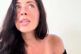 authentic female spokesperson english actor video presenter ugc testimony review