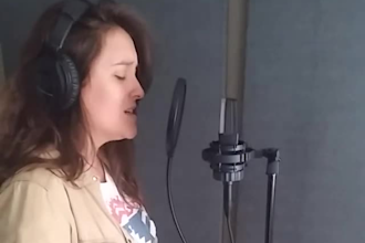 provide personalized singing lessons