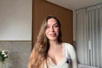 create female testimonial spokesperson ugc ads video