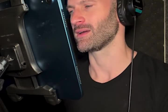 be your male american audiobook narrator, male voice over, elearning, course