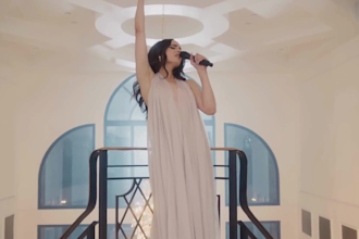 sing dance pop, mainstream pop, latin pop as female vocalist disco production