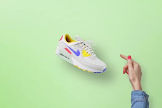 make realistic 3d shoe animation for product ads, branding