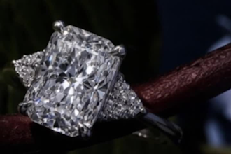 create ai jewelry product images for jewelry brands