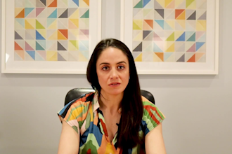 record an HD spokesperson video with a natural presentation