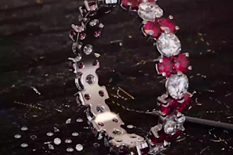 create a luxury 3d jewelry render