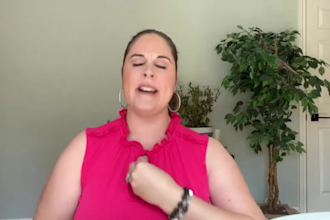 humanic senior female ugc german english spokesperson video ads testimonial