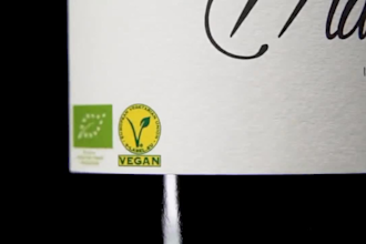 create 3d wine animation and bottle design