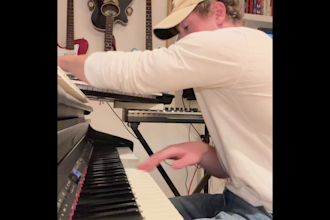 record professional and personalised piano for your song