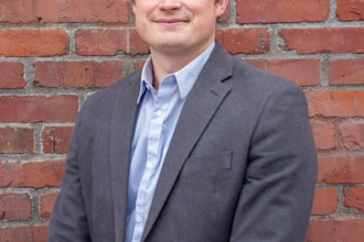 do professional headshot retouching for linkedin and business