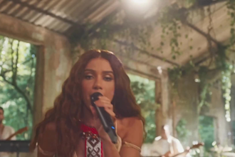 write and productor musical brazilian female singer songwriter