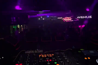 create a high energy party and club dj mix with smooth transitions