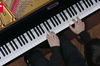 give an advanced piano masterclass and solve your technical challenges