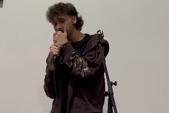 sing on an rnb song