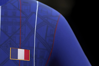 do attention grabbing HD 3d jersey animation for product launches and social ads