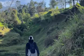 create a customized indonesia travel itinerary