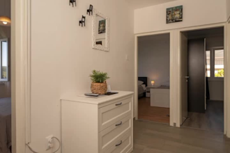 edit hdr real estate photos, flambient and single exposure