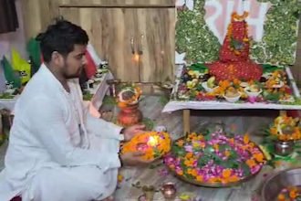 perform live authentic vedic yagya and grah shanti puja