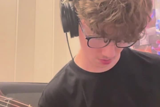 give high quality guitar or bass lessons