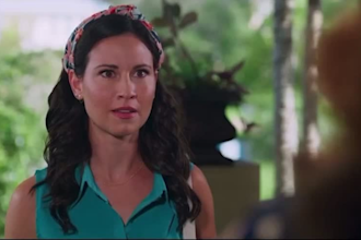 be a professional female actress in video ads and commercials
