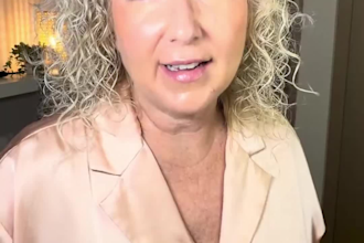 be selfie french spokesperson human ugc female spokesperson english video actor