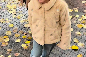 create authentic kids fashion foto and ugc videos