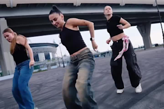 do tiktok dance, group dance, shuffle choreography twerk dance