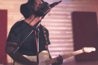 sing soulful electric rnb, alternative soul and indie rock vocals music producer