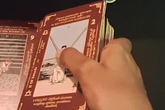 provide intuitive tarot reading for clear decision making