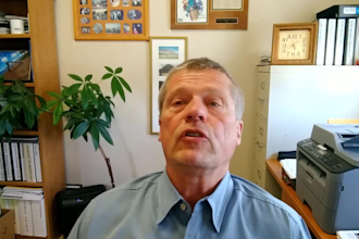 be male american spokesman testimonial spokesperson video explainer ads review