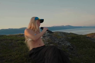 female pop rnb singer sweden custom hooks full song producer