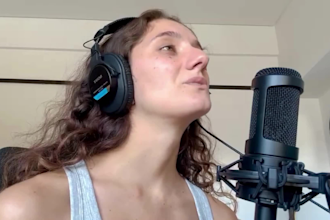 be your vocal coach for singing lessons, voice training and confidence