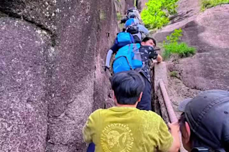 design a travel itinerary for your china trip