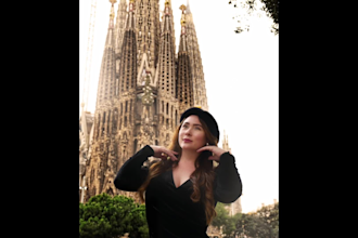 be your private tour guide and photographer in barcelona