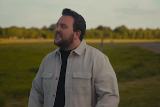 record powerful male pop country, crossover country, musical theatre and opera