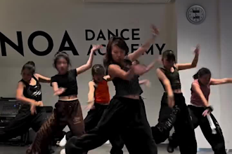 do a choreography group dance, tiktok dance twerk dance, african dance