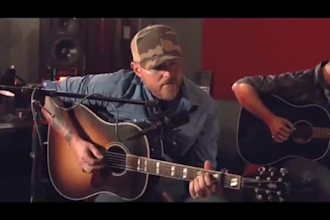 male country singer, country pop singer, guitar country singer, country rock