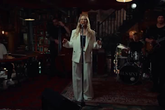 be you pop, soul, blues and electropop female singer